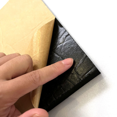 Μαύρο αυτοκόλλητο EPDM κυτταρικό φύλλο καουτσούκ φύλλο αλουμινίου κολλώδες μονομερές αφρό